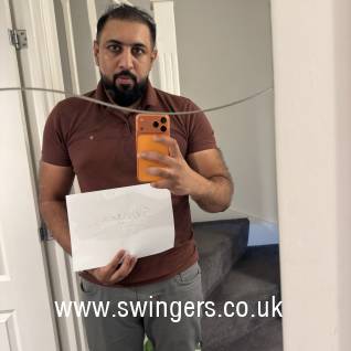 Arshu from Birmingham